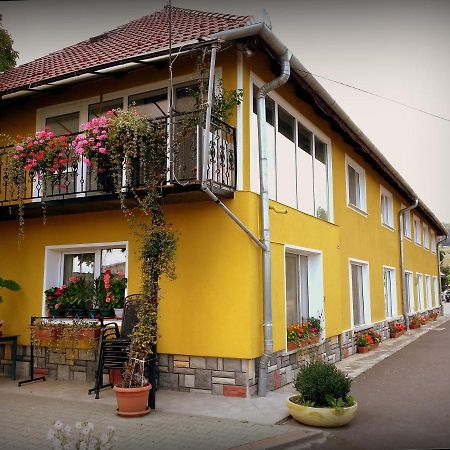 Hotel Cazare La Troita Codlea Exterior foto